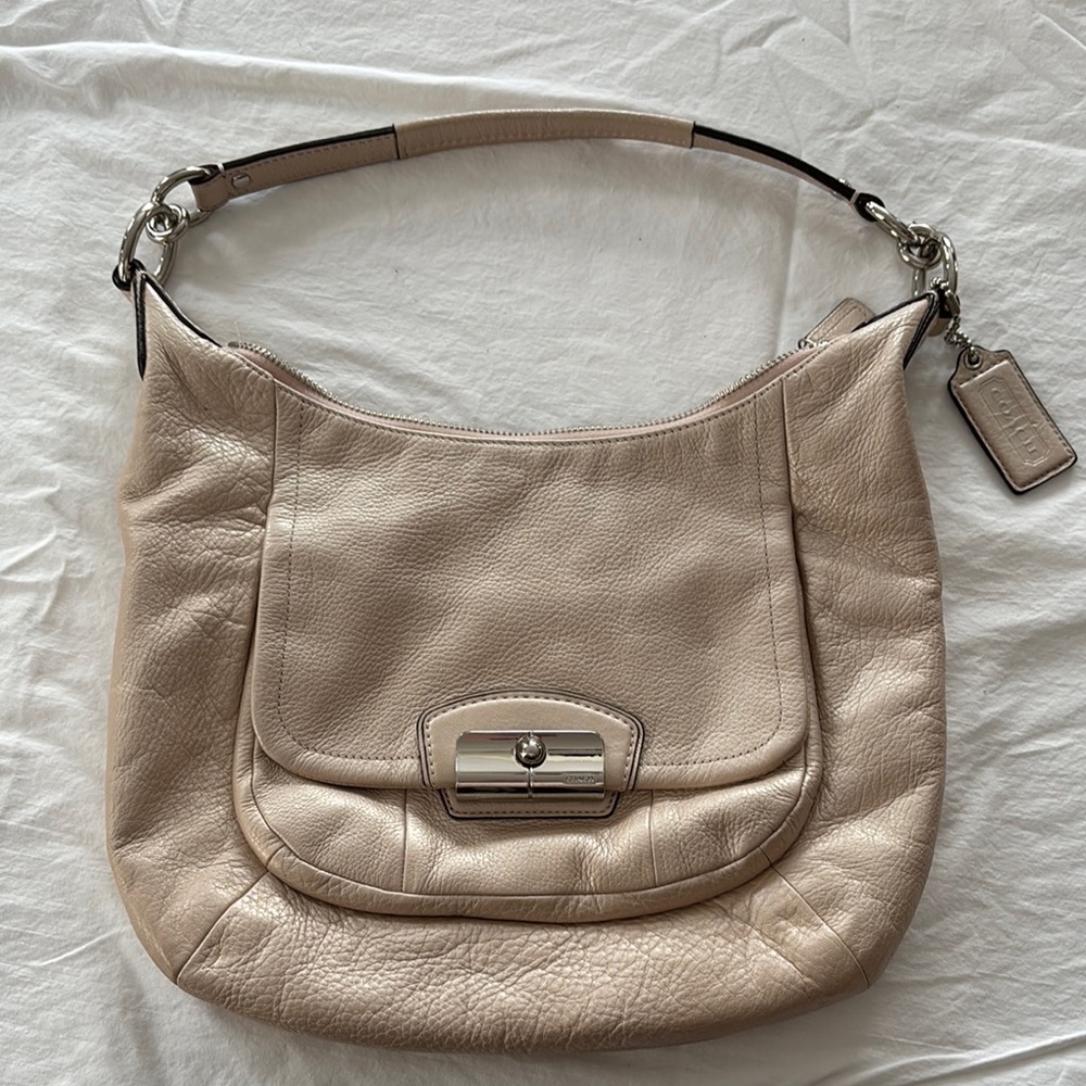Coach Beige/Tan Leather Shoulder Bag